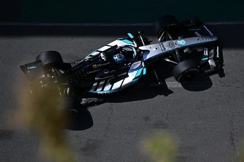 Russell più veloce in Azerbaigian gran prix fp1 come antonelli colpisce guai