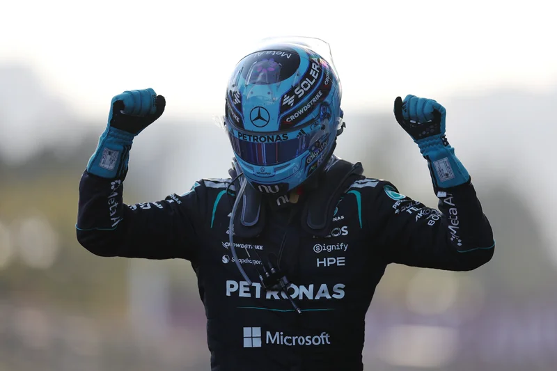 Russell mantiene fuera de Verstappen para la victoria en el GP de Azerbaiyán caótico