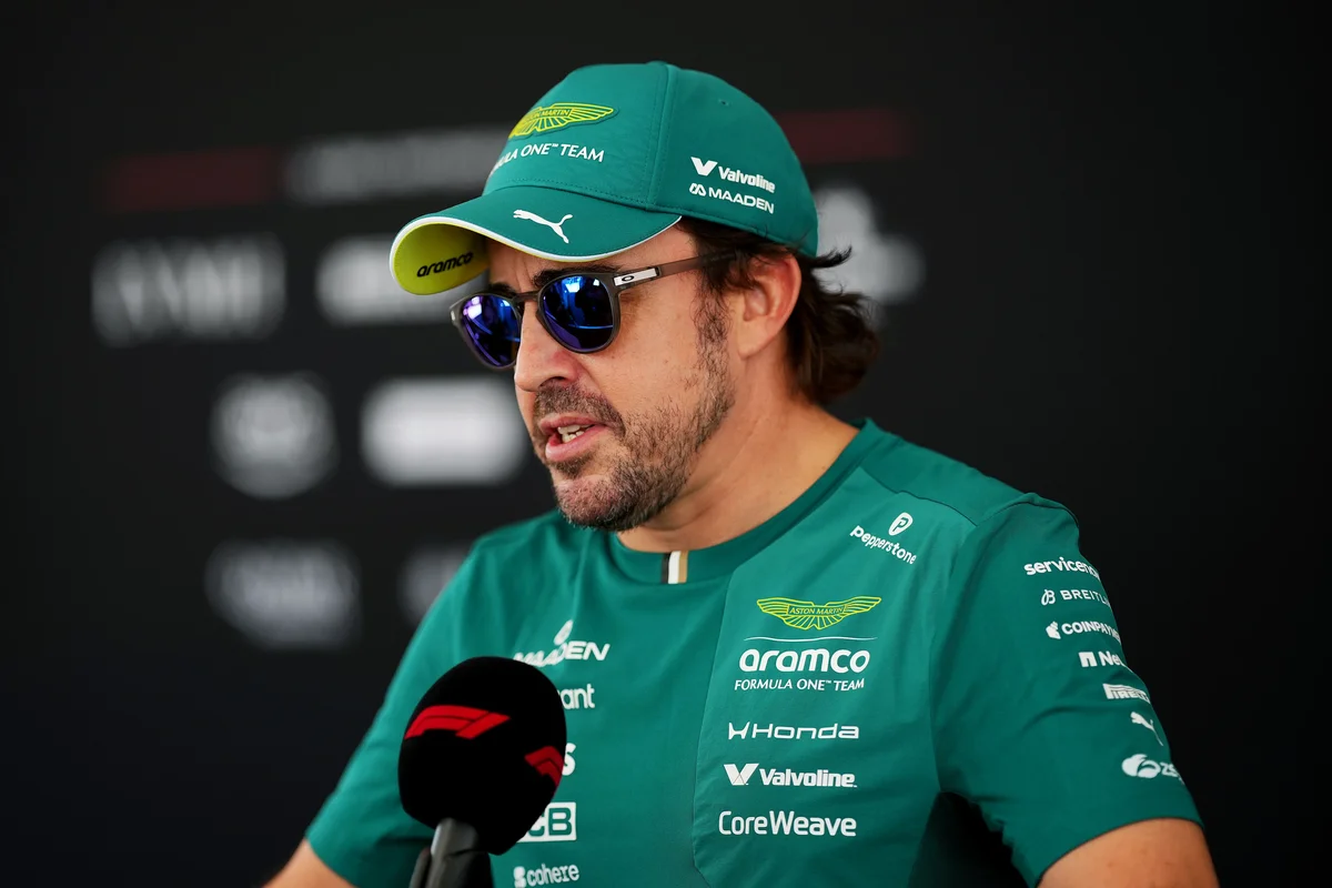 Fernando Alonso and Aston Martin turn wild Sepang rain into P8 finish