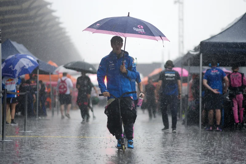 COBERTURA AO VIVO: O início do Bahrein GP na Malásia atrasou