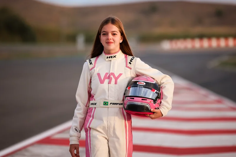Victoria farfus conduce la strada a 2026 f1 academy rookie test in Spagna