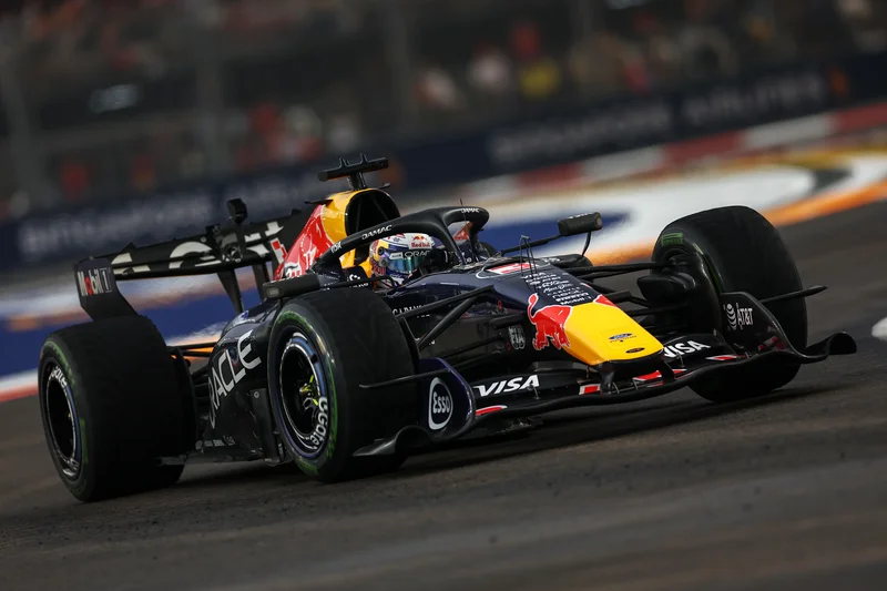 COBERTURA AO VIVO: Verstappen vence dramática Singapura Sprint
