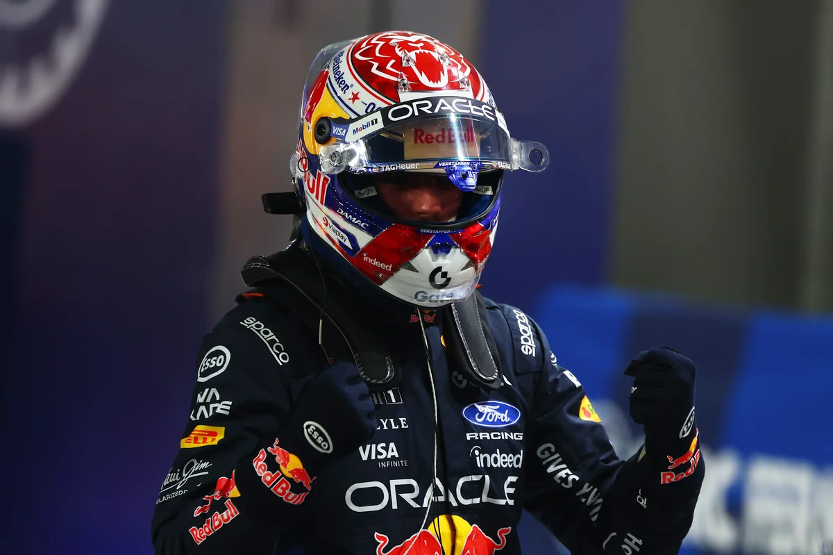 Max Verstappen prend la première pole position de Singapour devant Charles Leclerc