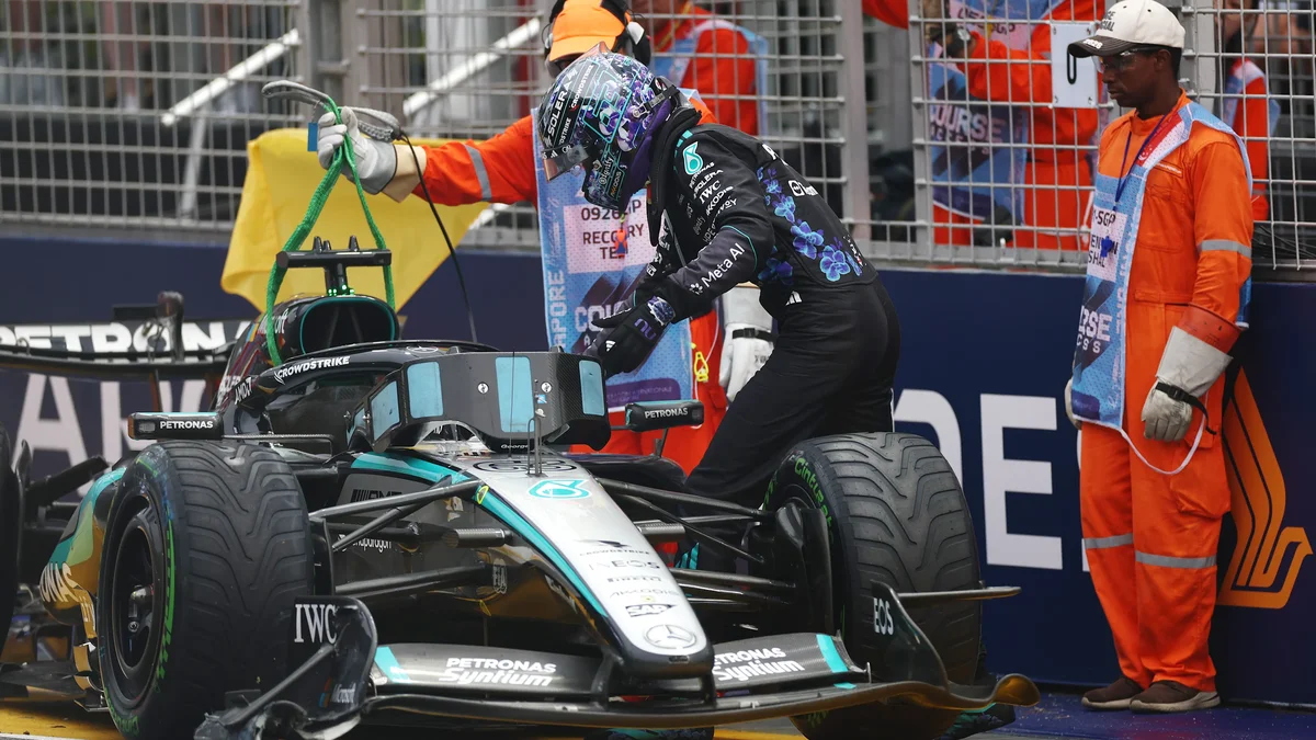 George Russell owns up to 'very silly' crash after snatching lead in Singapore Sprint