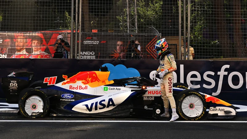 Lawson macht seine Racing Bulls zurück, als Lindblad auf die Baku-Barrieren trifft