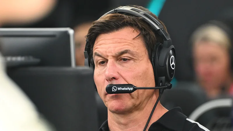 Toto Wolff försvarar Mercedes split-spec spel för att lösa knepiga W17 uppgraderingar