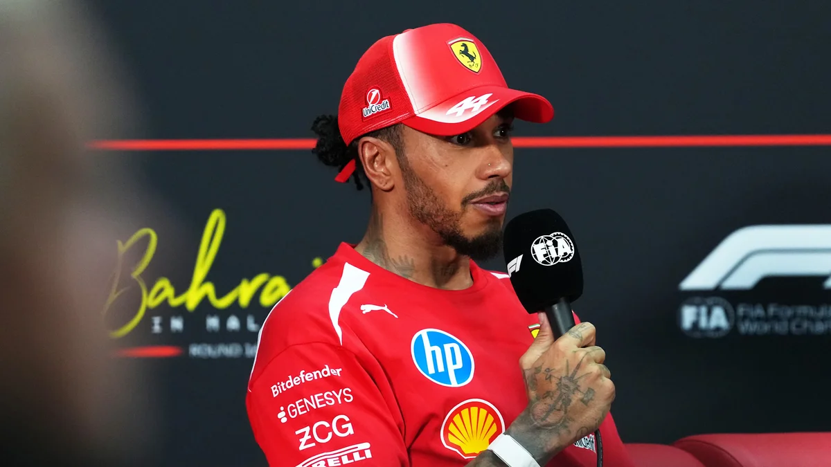 Lewis Hamilton takes P2 in qualifying at Sepang after late setup change