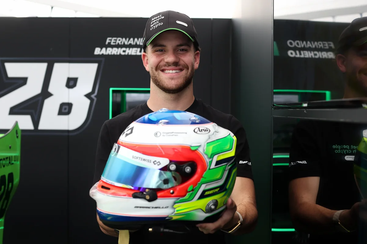 Fernando Barrichello reveals stunning helmet tribute to father Rubens