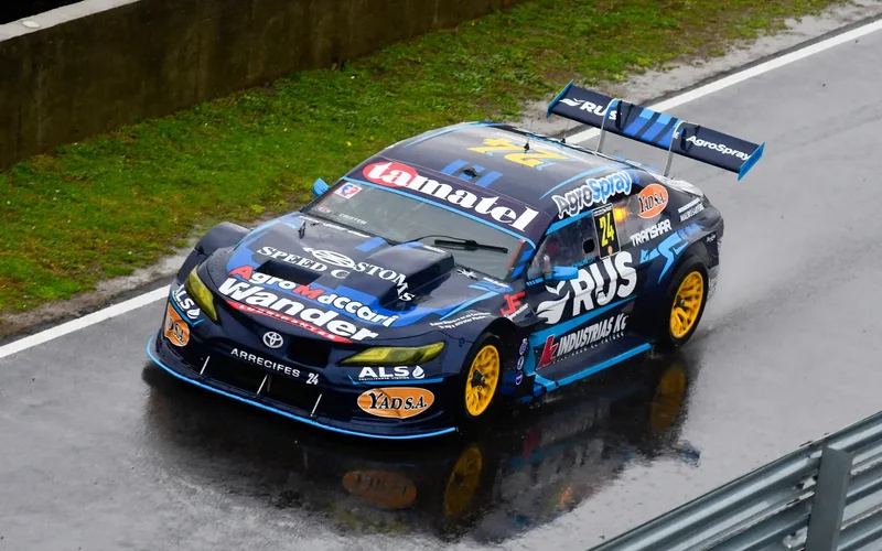Luis José Di Palma sets the pace in wet San Nicolás practice