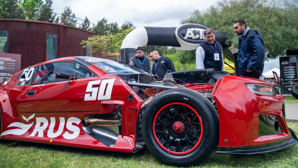 ACTC and ACTC Educación take Turismo Carretera machines to Expo Mecánico
