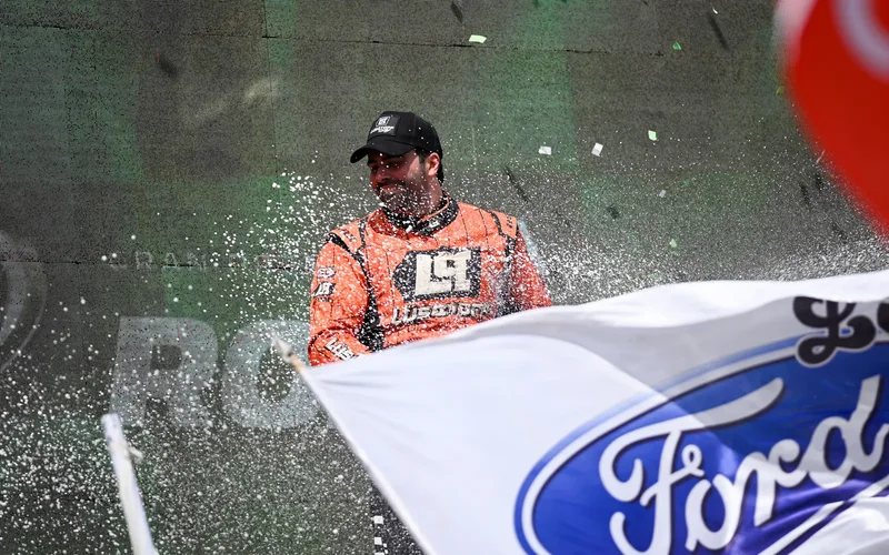 Mauricio Lambiris dominates in Rosario to claim stunning victory