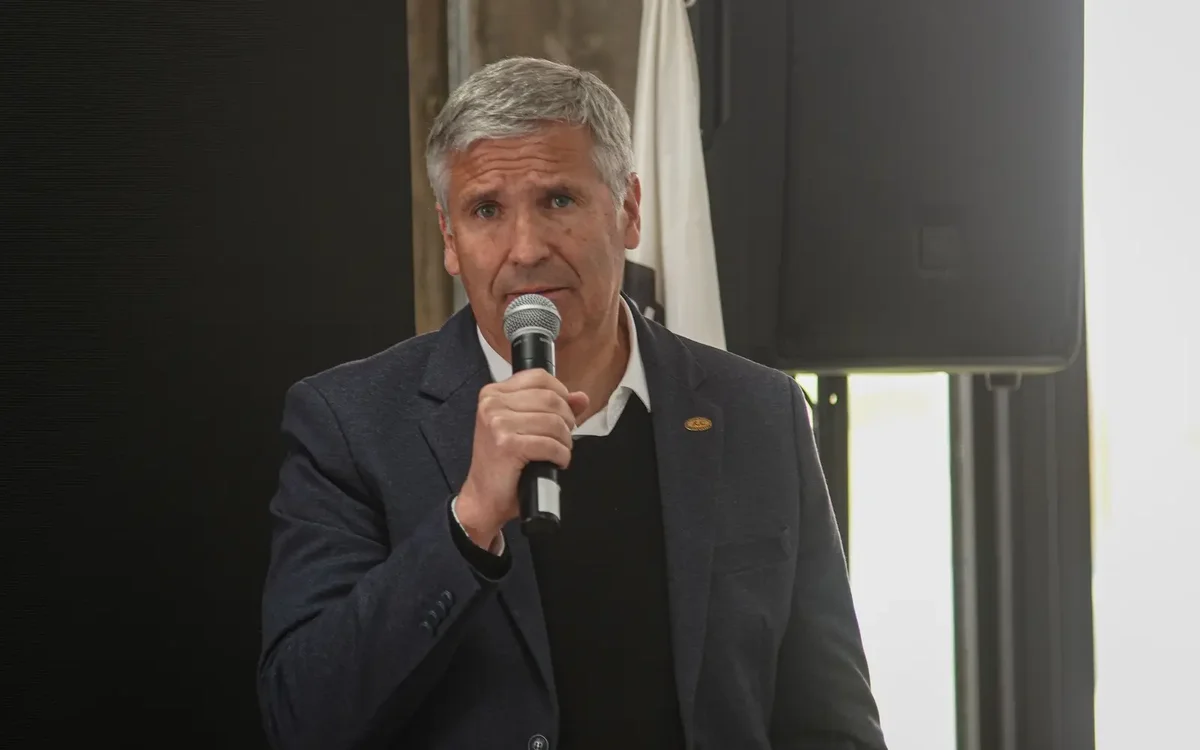 Facundo Gil Bicella details safe driving clinic for security forces in Rosario