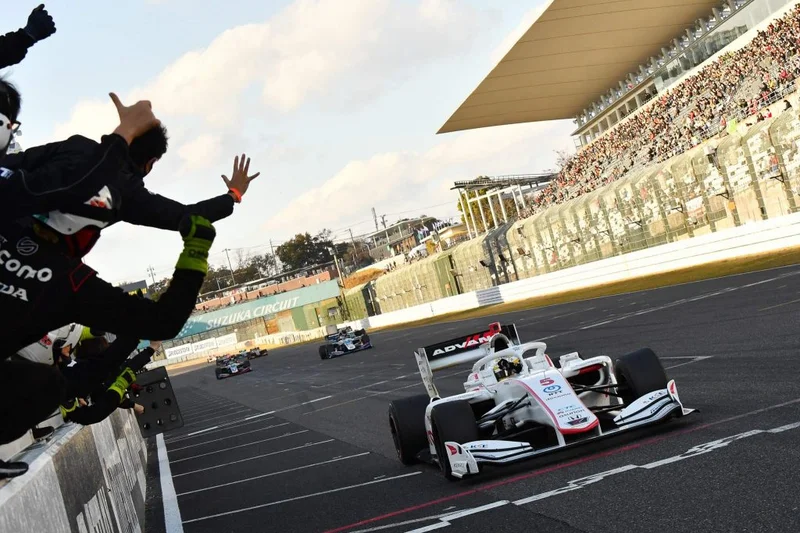 Naoki Yamamoto takes pole-to-win victory in chaotic Suzuka round