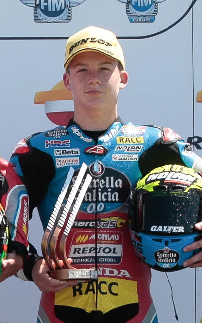 Senna Agius storms to stunning Misano pole as grid penalties shake up Moto2