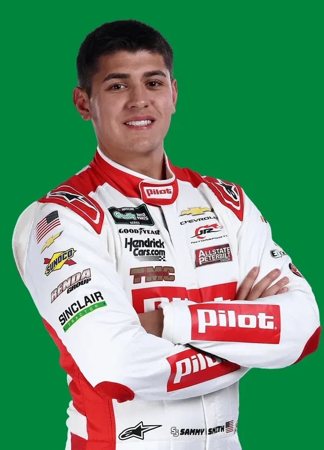 Sammy Smith gagne la première NASCAR Un camion gagne dans l'arrivée sauvage de Talladega