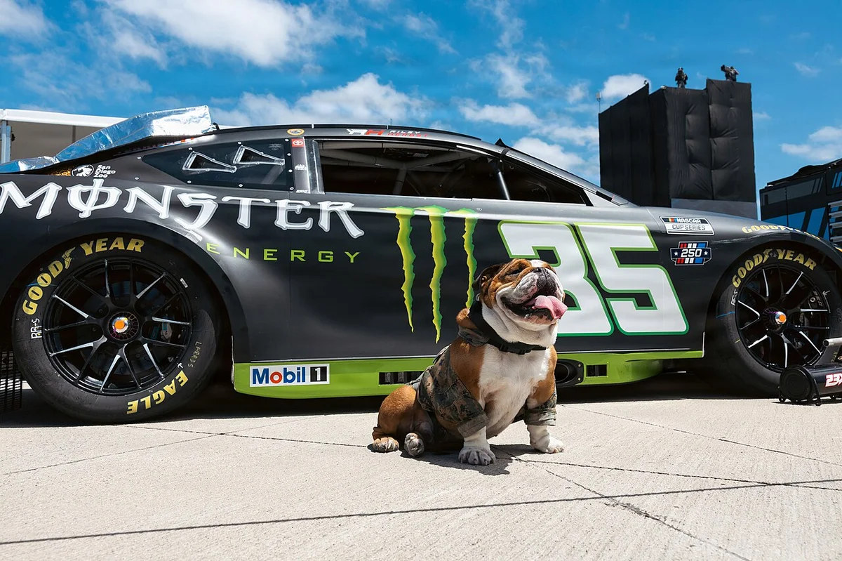 Jeremy Bullins flyttar till Legacy Motor Club som besättningschef för Riley Herbst