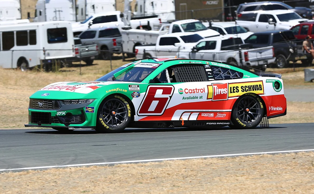 FedEx Freight secures long-term title sponsorship of NASCAR Truck Series starting in 2027
