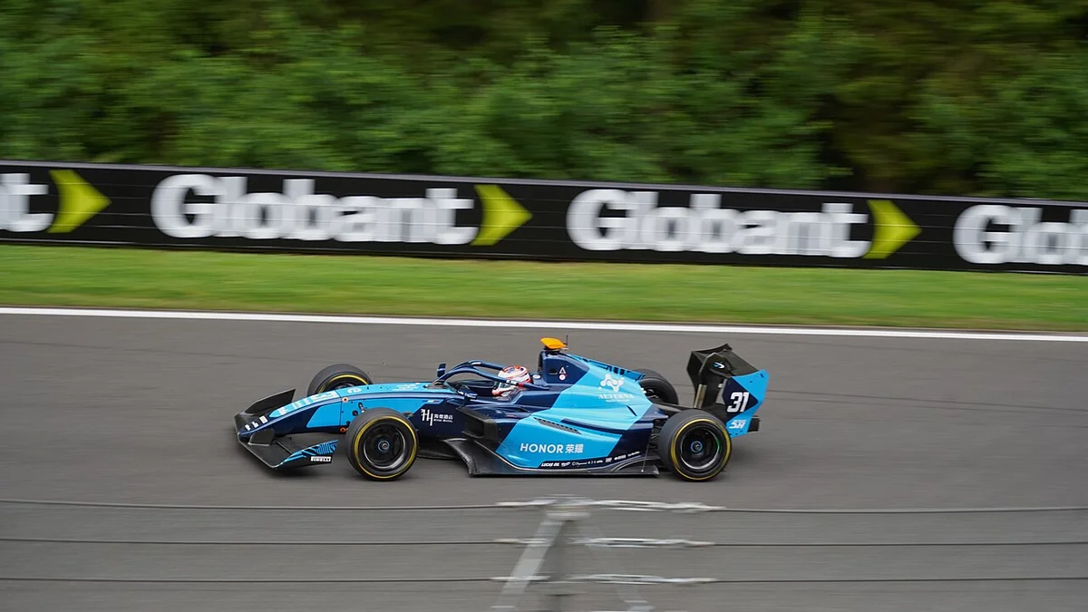 Dino Beganovic gewinnt den zweiten Sieg in F2 Baku Sprint Race