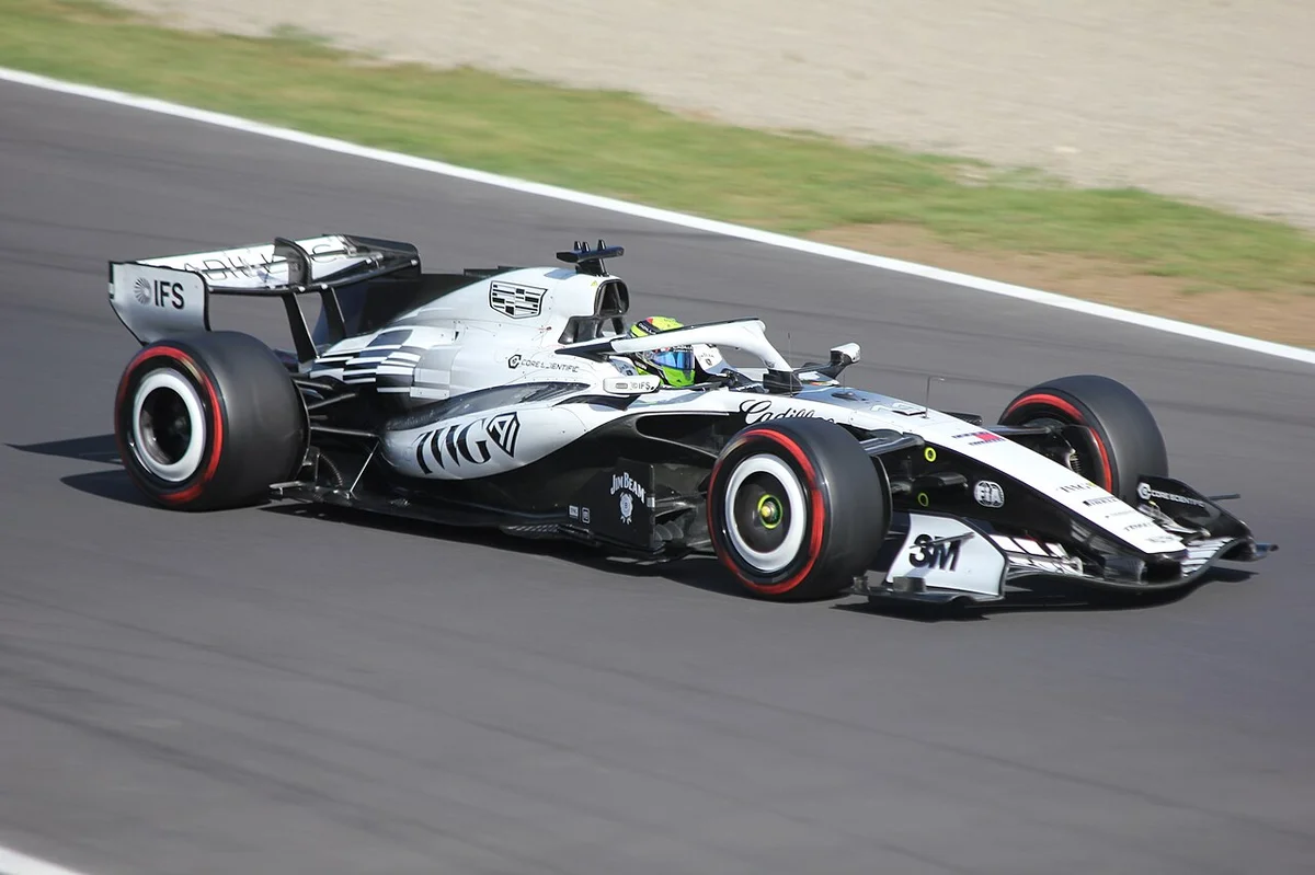 Singapore sprint qualifying chaos leaves F1 teams furious as Aston Martin considers options