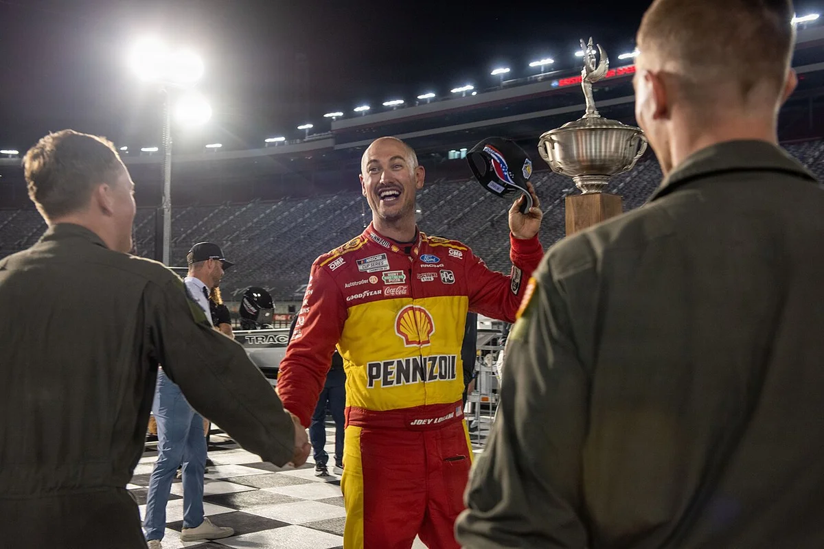 Joey Logano takes Stage 1 win at Phoenix Cup Series Chase race