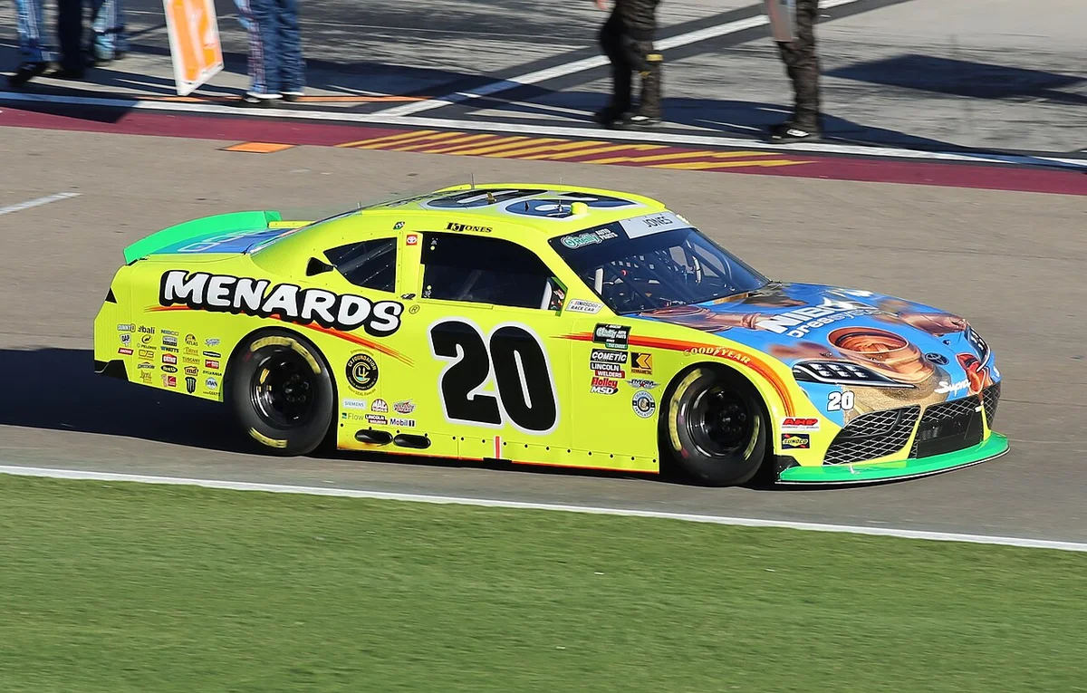 Denny Hamlin rues pivotal pit call that handed Kyle Larson his lap back at Las Vegas