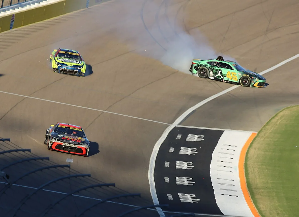 NASCAR Cup Series entry list for Charlotte Motor Speedway Chase race